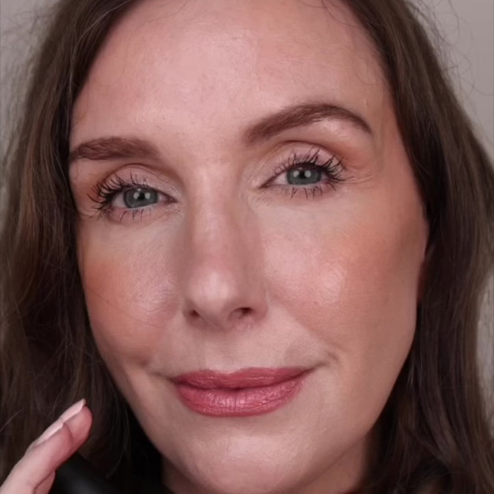 Video of a blogger unboxing Self Glow by James Read Sunblush Hydrating Tan Mist, applying it to her face, and showing the radiant results.